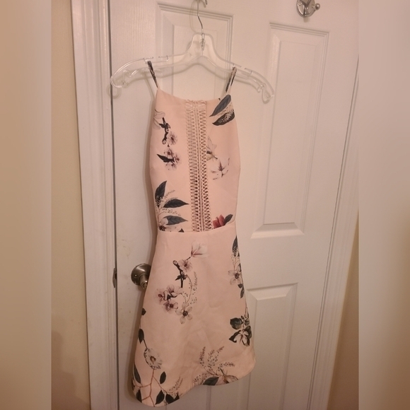 Keepsake The Label Do It Right Mini Dress Halter Cut Out Size M *CLASP MISSING* - Picture 3 of 6